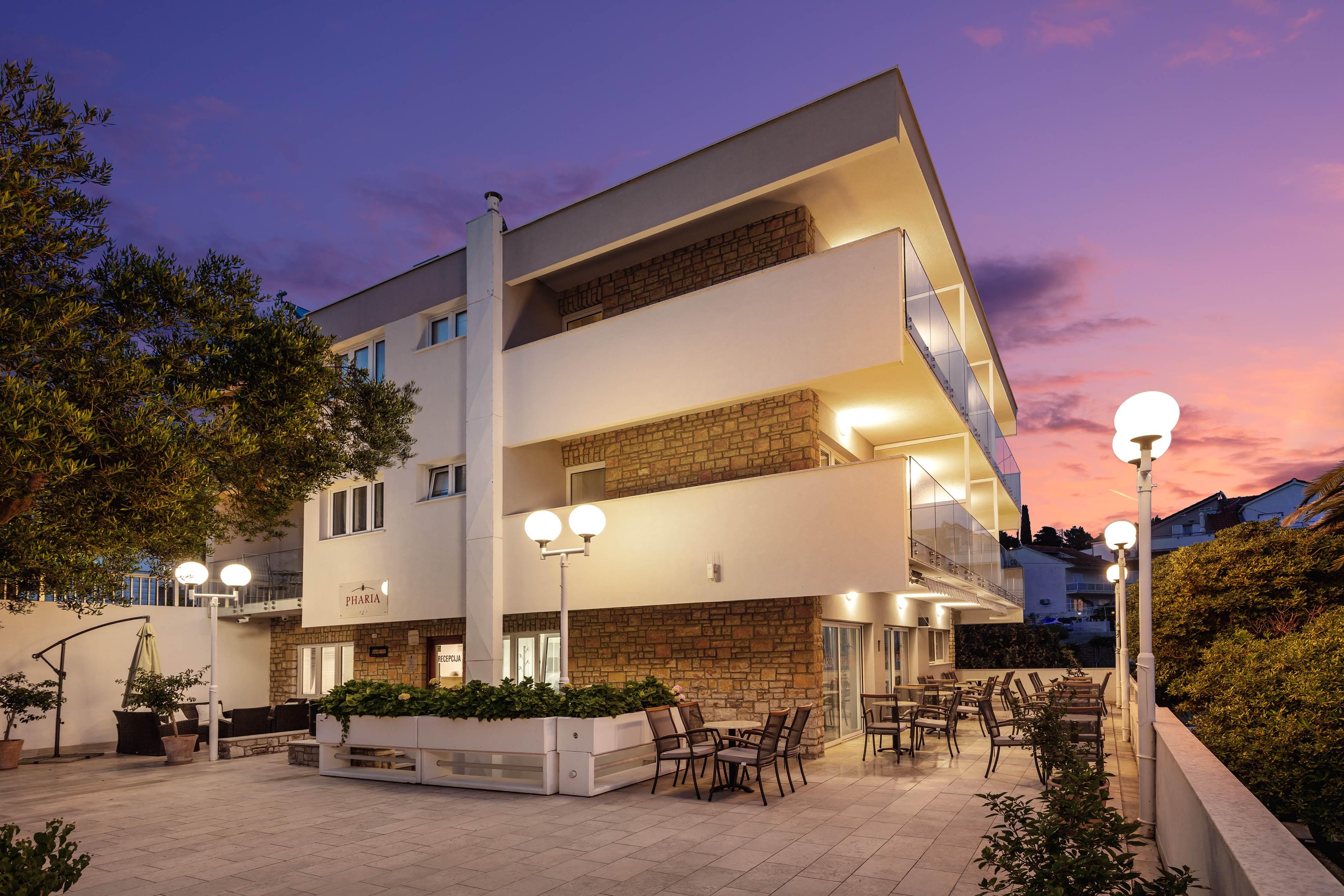 Pharia Hotel And Apartments - By The Beach Hvar Town Kültér fotó