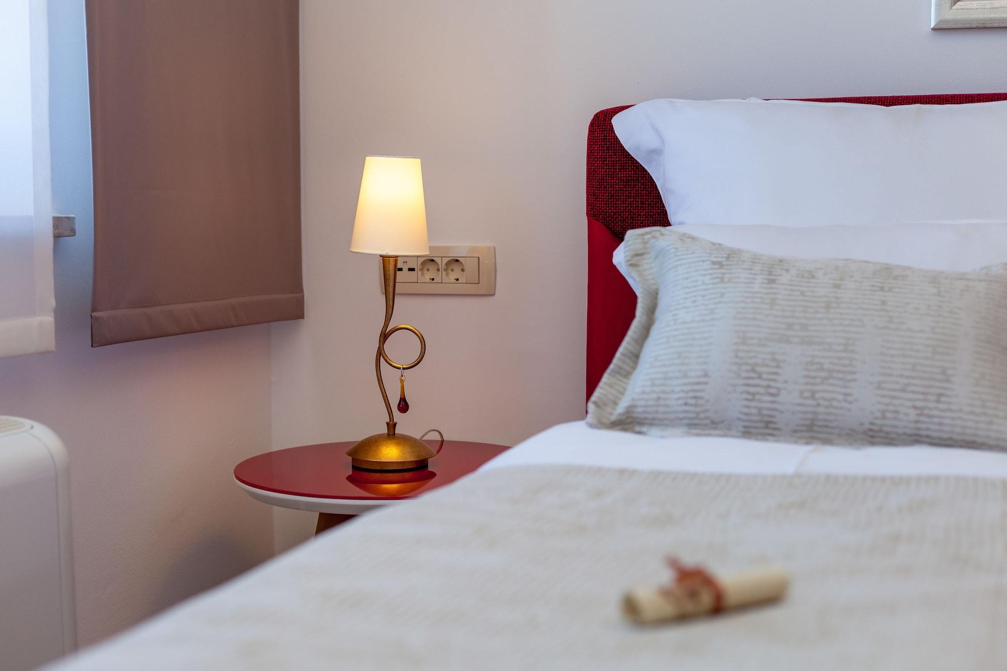 Pharia Hotel And Apartments - By The Beach Hvar Town Kültér fotó