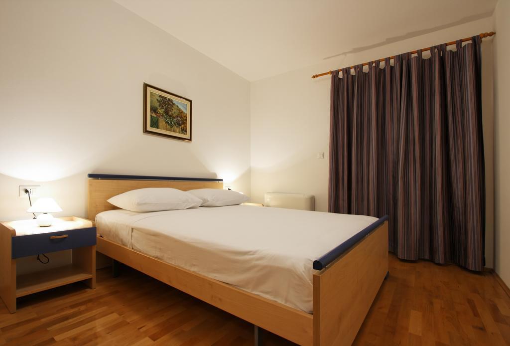 Pharia Hotel And Apartments - By The Beach Hvar Town Szoba fotó