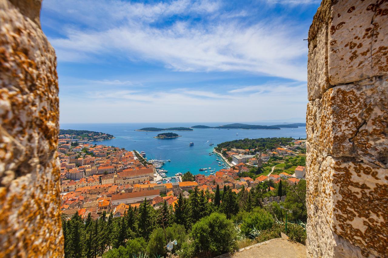 Pharia Hotel And Apartments - By The Beach Hvar Town Kültér fotó