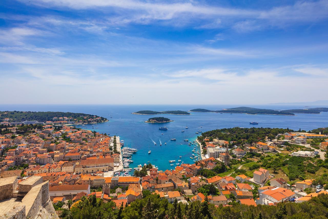Pharia Hotel And Apartments - By The Beach Hvar Town Kültér fotó